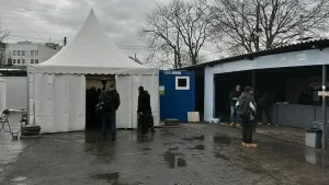 Aufenthaltszelt im Belgrader Flüchtlingstreffpunkt Miksalište