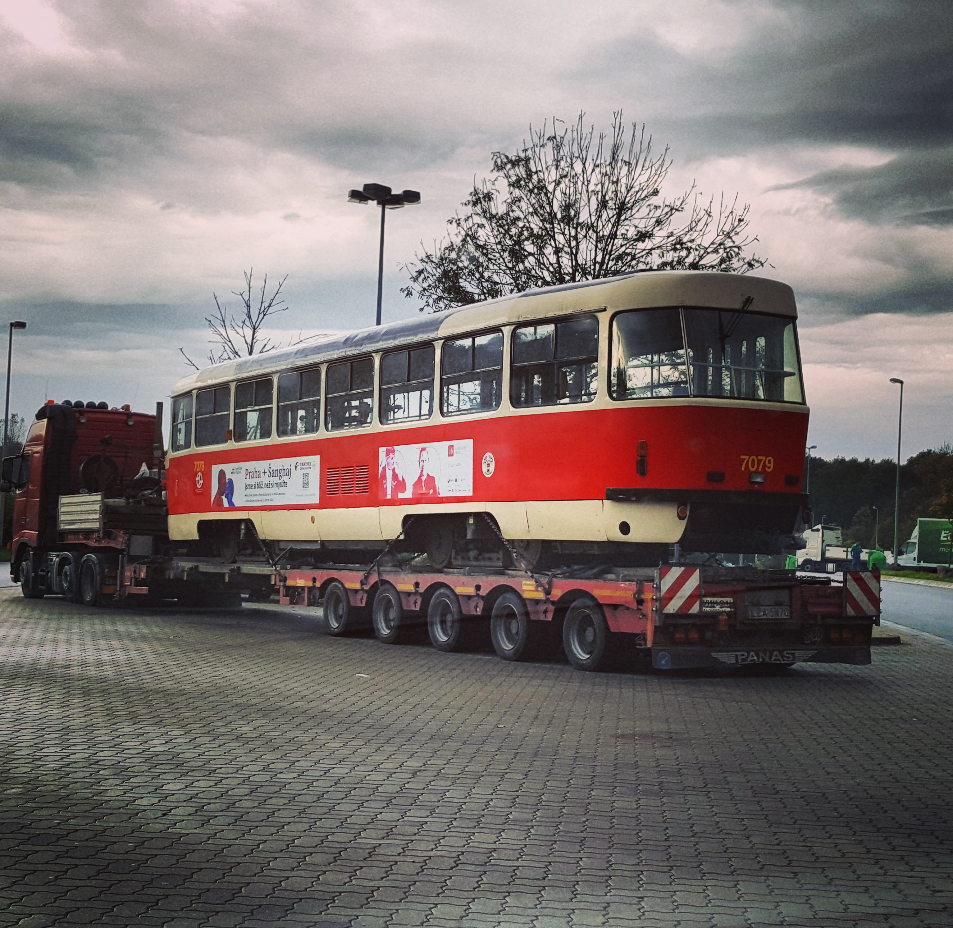Tatra-Beiwagen aus Prag auf dem Rastplatz Zweidorfer Holz (Foto: Michael Voß)
