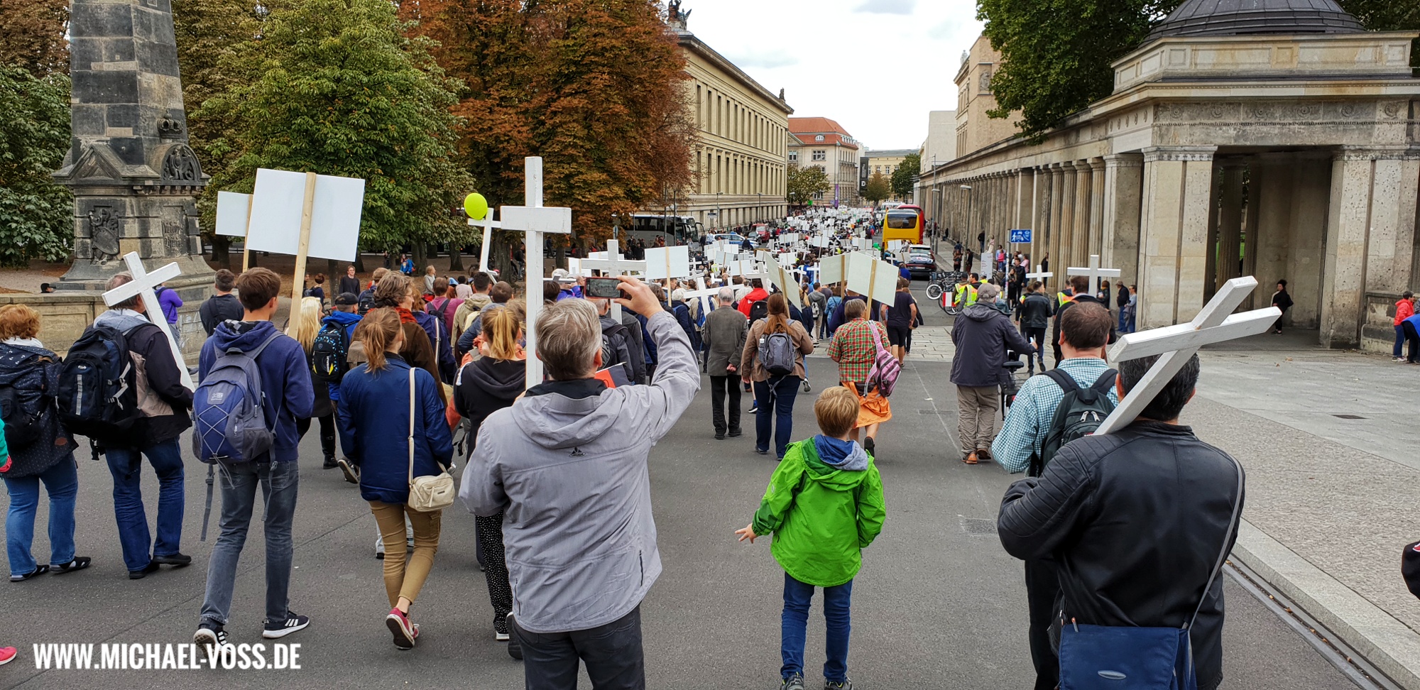 5.500 Menschen sind beim Marsch für das Leben quer durch Berlin unterwegs (Foto: Michael Voß)