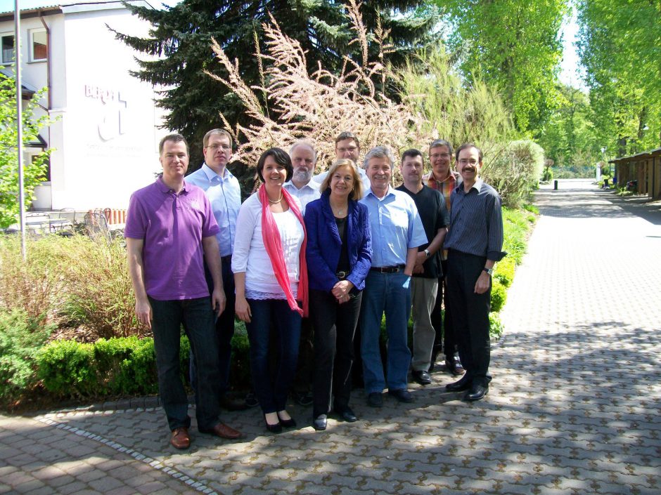 Redaktionsfoto vor dem Seminar Beröa in Erzhausen (05.05.10)
