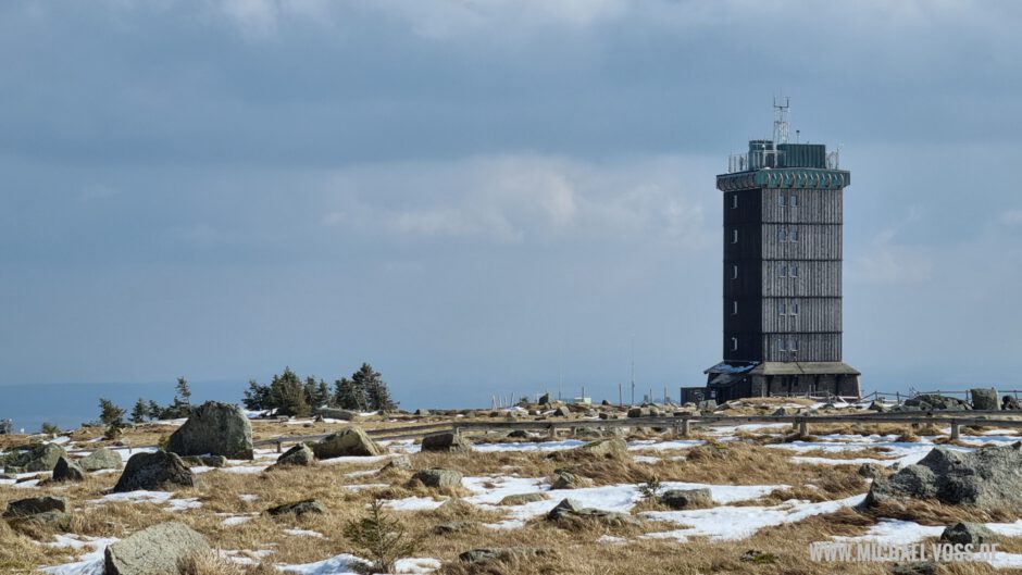 Die Station des Deutschen Wetterdienstes auf dem Brocken-Gipfel
