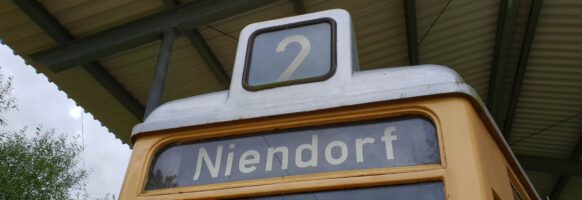 Das war „meine“ Straßenbahn: Die Linie 2 fuhr bis zum 30. September 1978 nach Hamburg-Niendorf.
