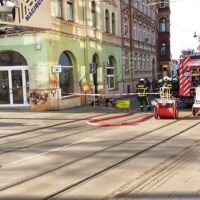 Feuerwehreinsatz an einem Wohn- und Geschäftshaus im Steinweg