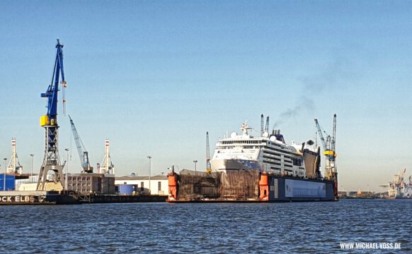 Hamburger Hafen: Blohm&Voss