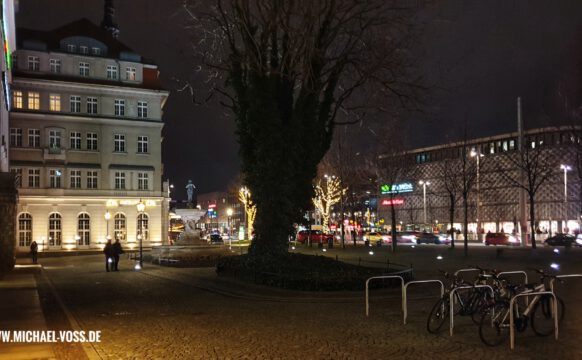 Leipzig in der Nacht: Tröndlinring, Höfe am Brühl, Hotel Travel24 und Fürstenhof