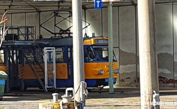 Einsamer Tatra-Triebwagen im Straßenbahndepot Leipzig-Leutzsch