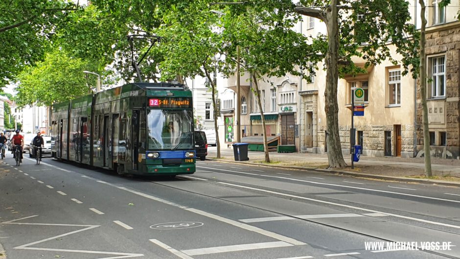 Baulinie 32 ersetzt die Tram 12 - hier unterwegs in der Gohliser Straße